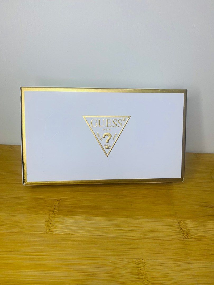 💯% Original GUESS TRIFOLD WALLET (Category: Wallets & Card holders) located in Pasig City. Submitted by khaseyprelovedph23 (Listing ID 1210370010, Image 2). Description: Very Classy and Simple but very elegant in person.. Bought it from the US 💯% original no flaws no scratches stored it inside the box lang never been used. RFS: too much wallet na nagustuhan ko lang siya nung nakita ko kaya binili ko😅😊 .