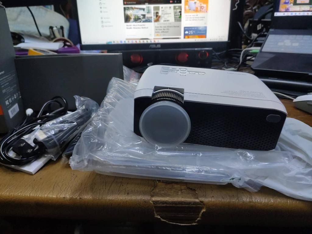 Apeman LC350 Mini Projector 4500L Brigthness 1080 and 180 Display with ...