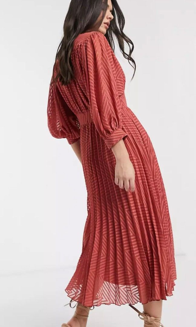 Asos design pleated midi dress with batwing sleeves discount