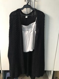 Authentic H&M knitted poncho/cardigan/cape
