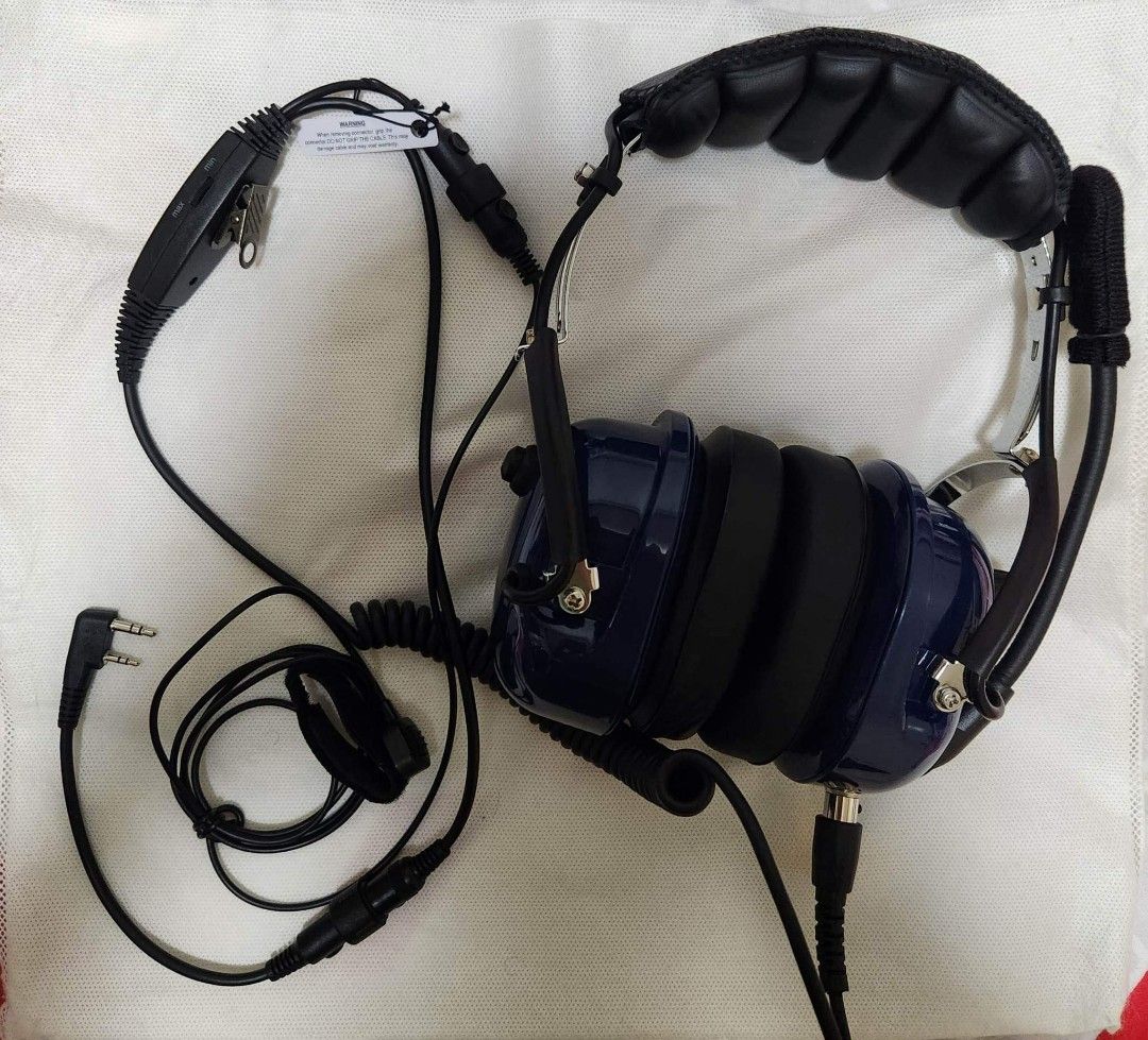 Aviation Headset (BRAND NEW) (Category: Headphones & Headsets) located in Taguig. Submitted by avpads1387684 (Listing ID 1210392993, Image 1). Description: NEGOTIABLE Condition: 10/10 Rfs: no adapter for GA plug BRAND NEW, NEVER BEEN USE.