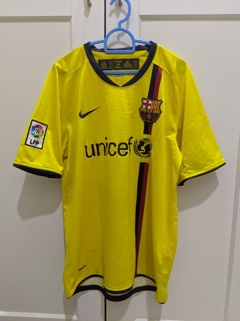 Barcelona away kit Jersey 2008 09 Size M pit 21 nameset PIQUE 3