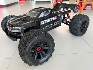 Brand new Arrma Kraton 8S EXB Castle Creations MMX8S 800kV with Vitavon. Better and cheaper than Traxxas XRT