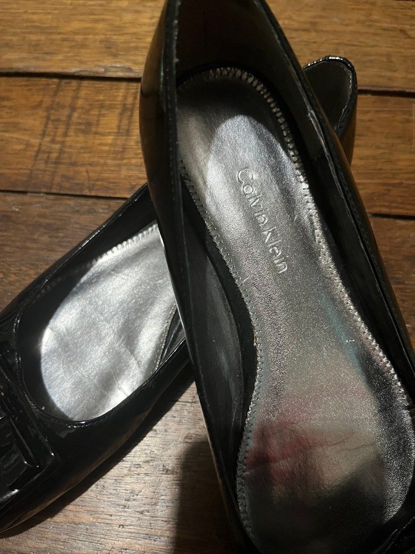 Calvin Klein black ballet flat shoes, Women's Fashion, Footwear, Flats &  Sandals on Carousell