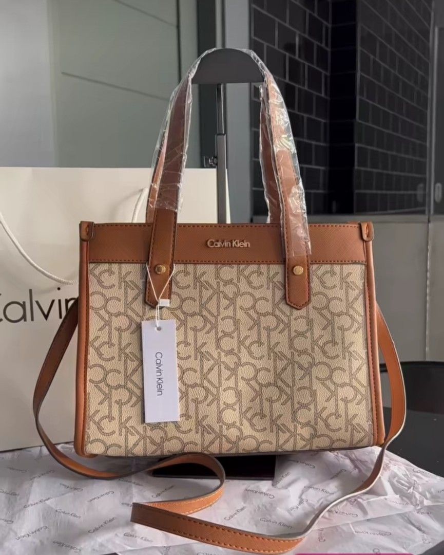 Calvin Klein Carry All Two Way Bag Light Brown, Women's Fashion, Bags &  Wallets, Tote Bags on Carousell