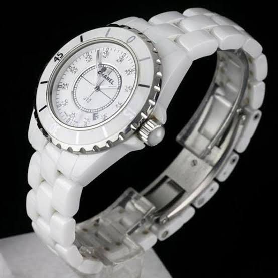 CHANEL J12 watch authentic (Category: Luxury Watches) located in Cagayan de Oro. Submitted by moiobsession (Listing ID 1210422144, Image 2). Description: Authentic Guaranteed 16.5 cm Instagram: moi_obsession_ph.