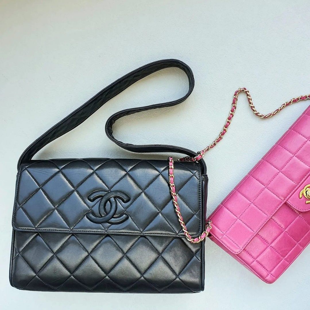 Chanel shoulder bag size 21x13x8cm, Luxury, Bags & Wallets on
