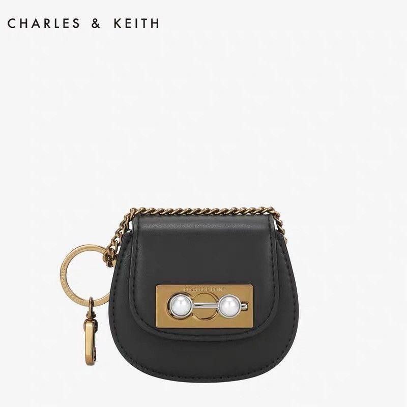 Mini horseshoe key pouch clearance