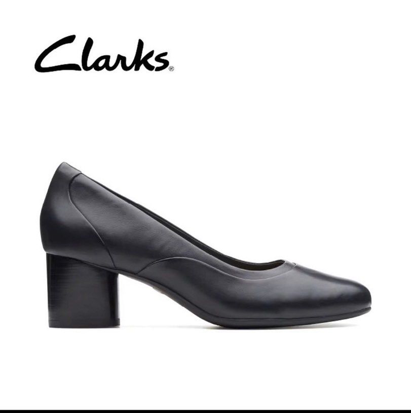 Un cosmo step clarks store