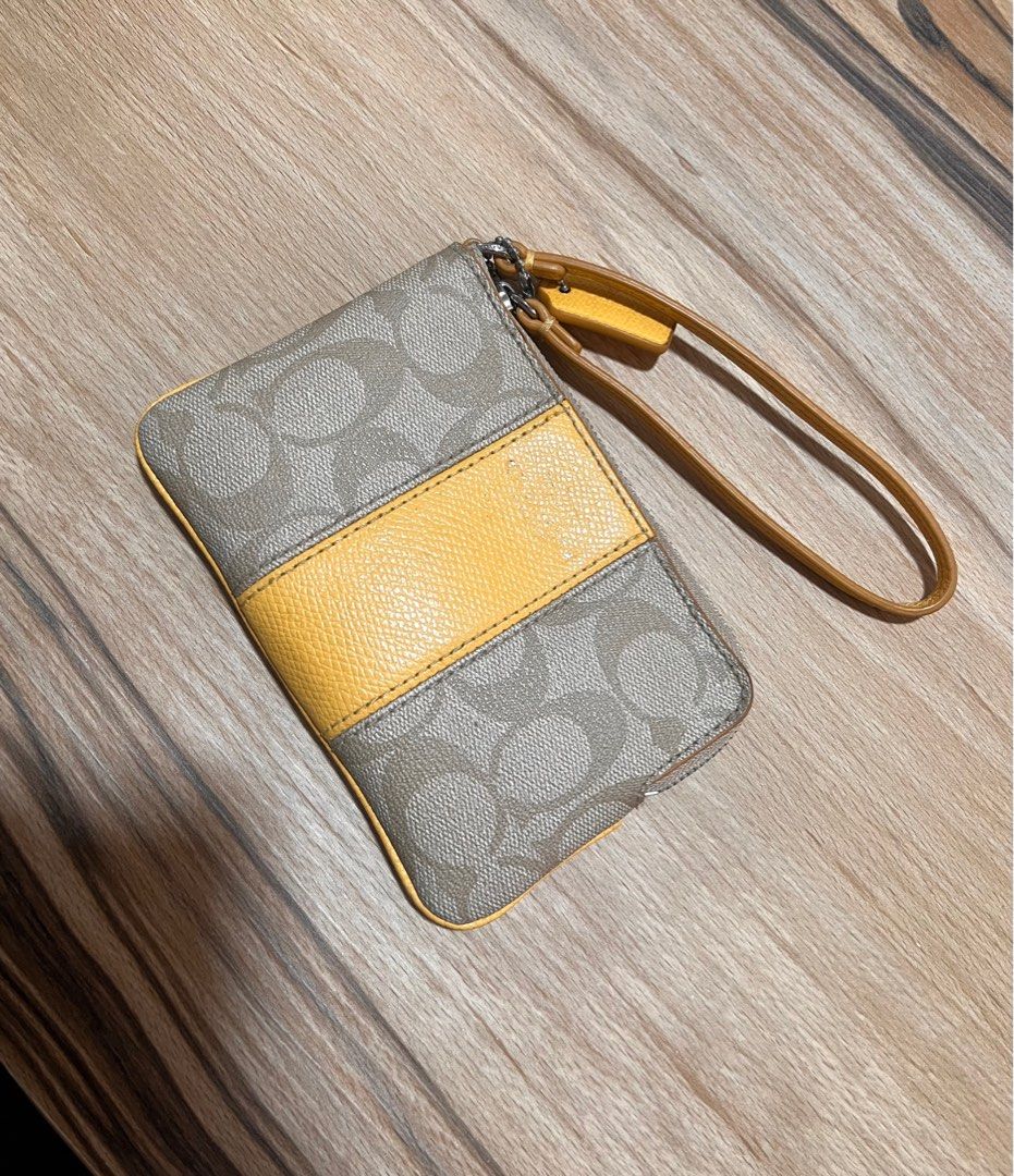 Coach wristlets clearance clearance