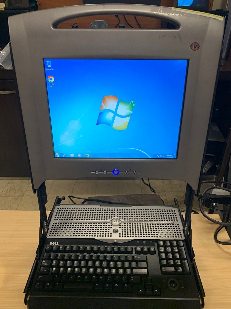 Dell rack mounted computer server monitor kvm 15 computers tech