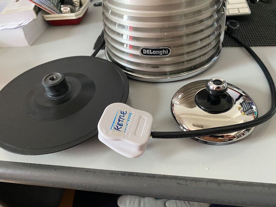 DeLonghi Scultura KBG2001.BG Electric Kettle., TV & Home Appliances