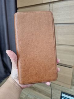 Dompet Furla warna Camel