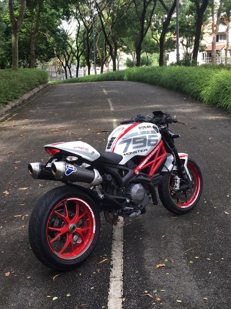 Ducati monster 796 abs store
