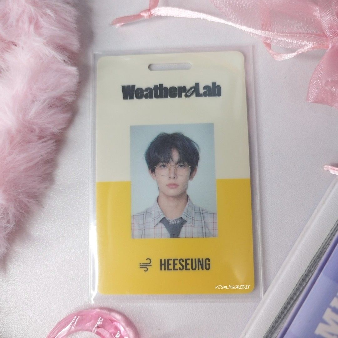 Enhypen Heeseung Season's greetings 2022 I.D w/ lanyard, Hobbies & Toys