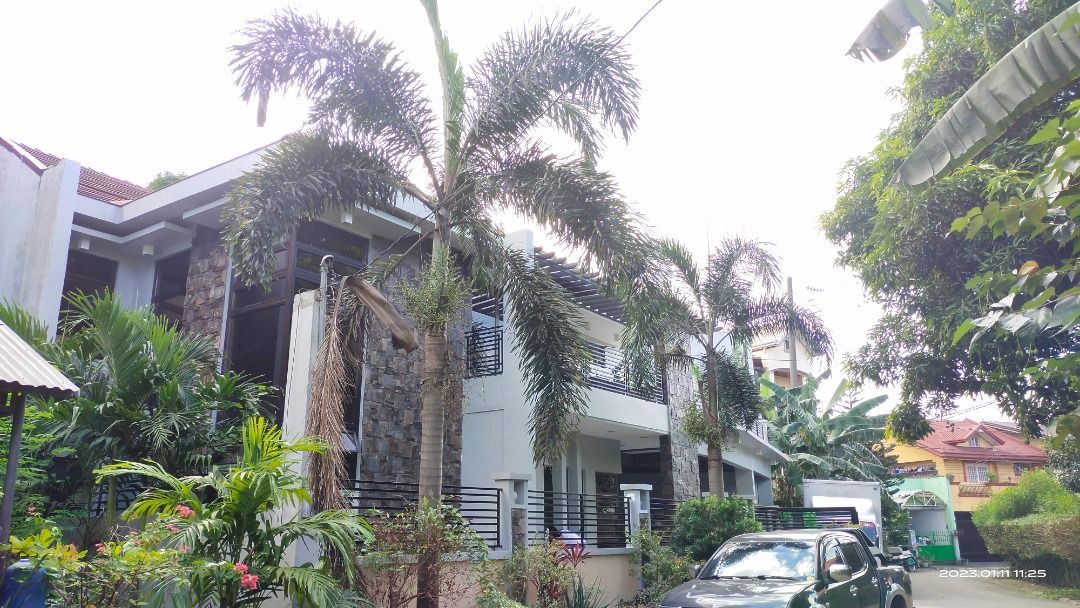 For Sale Metrovilla Valenzuela City House and Lot 5 BR, 2 T&B, 2 Car