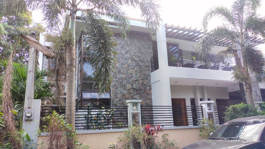 For Sale Metrovilla Valenzuela City House and Lot 5 BR, 2 T&B, 2 Car