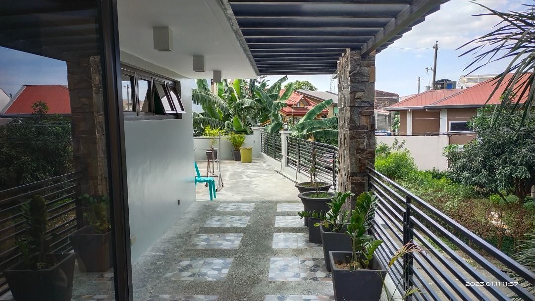 For Sale Metrovilla Valenzuela City House and Lot 5 BR, 2 T&B, 2 Car