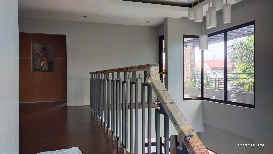 For Sale Metrovilla Valenzuela City House and Lot 5 BR, 2 T&B, 2 Car