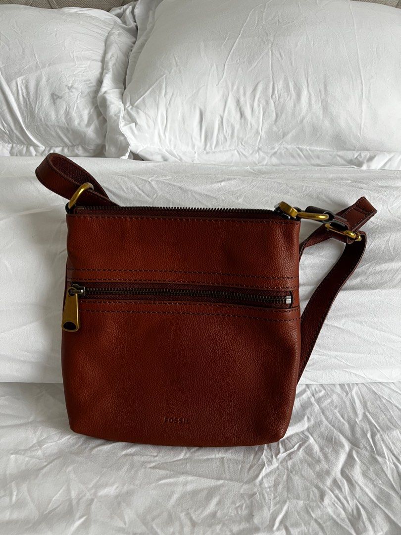 Fossil voyager hotsell crossbody