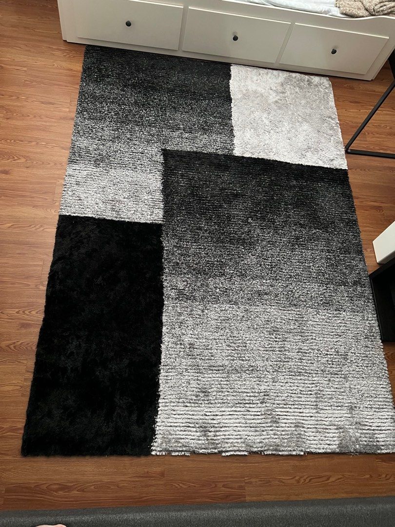 Harvey Norman Shaggy Rug, Furniture & Home Living, Home Decor, Carpets
