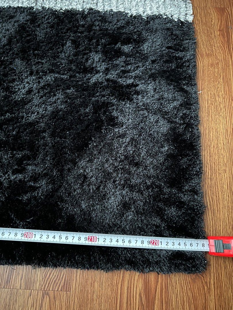 Harvey Norman Shaggy Rug, Furniture & Home Living, Home Decor, Carpets