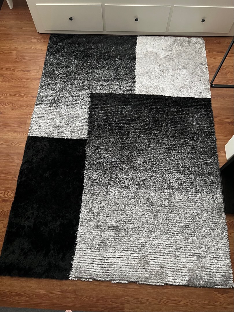 Harvey Norman Shaggy Rug, Furniture & Home Living, Home Decor, Carpets