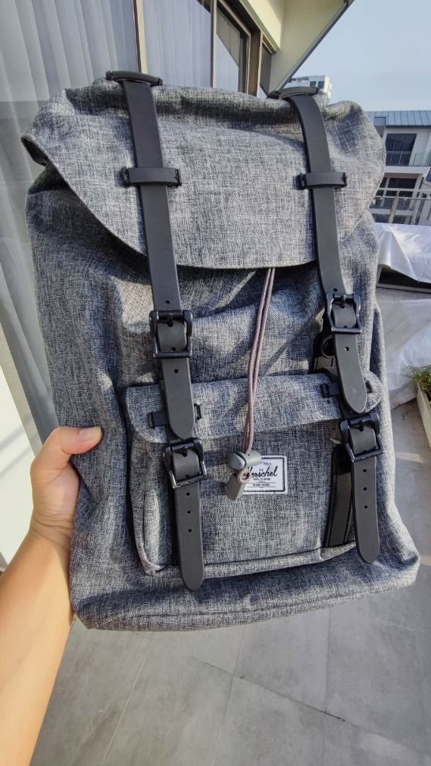 Herschel little america raven hot sale crosshatch