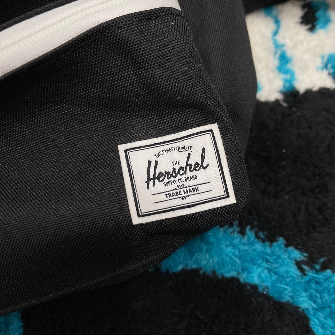 Herschel waist bag, Men's Fashion, Bags, Belt bags, Clutches and