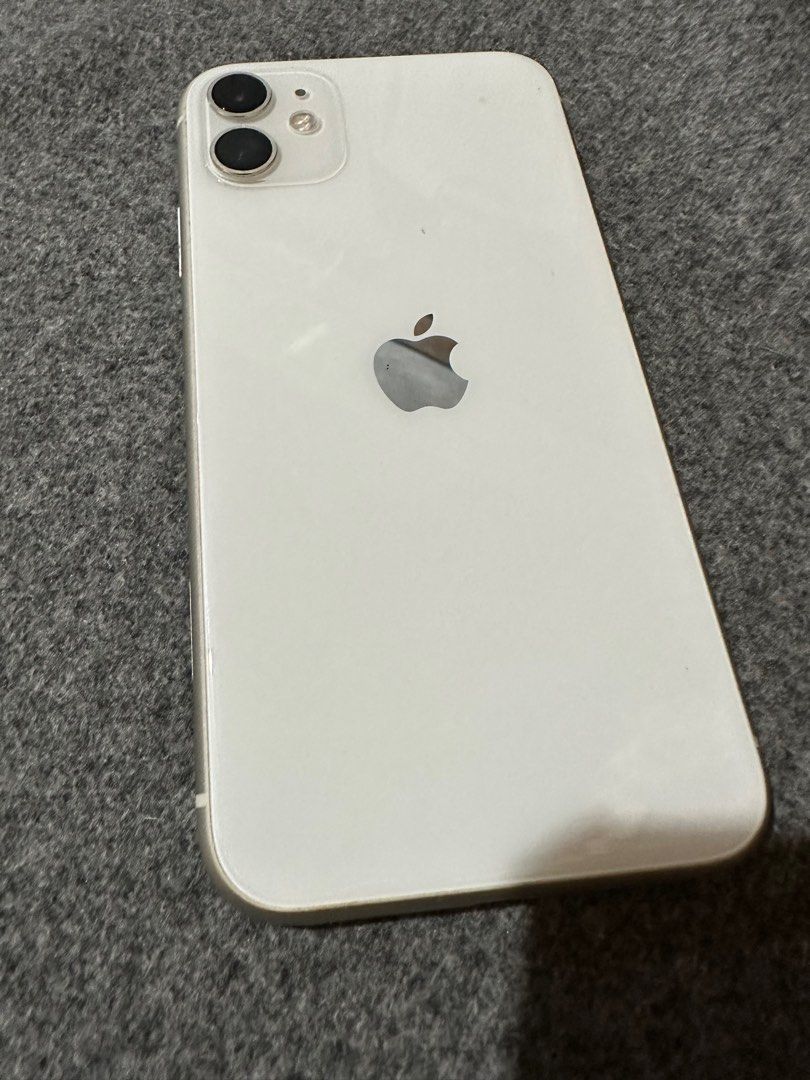 IPHONE 11 128 GB FOR SALE (Category: iPhone 11 Series) located in Mandaluyong City. Submitted by jmhsms (Listing ID 1210239912, Image 3). Description: WTS LFB IPHONE 11 - 128GB - 86% Battery Health - Lady Owned - No dents - Bought from Megamall - Bought July 2021 RFS: Upgrade Negotiable 😊 .