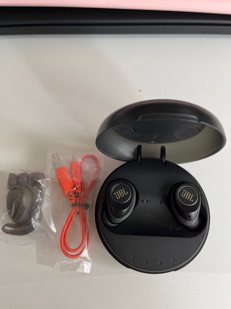 JBL free in ear wireless headphones, Audio, Earphones on Carousell