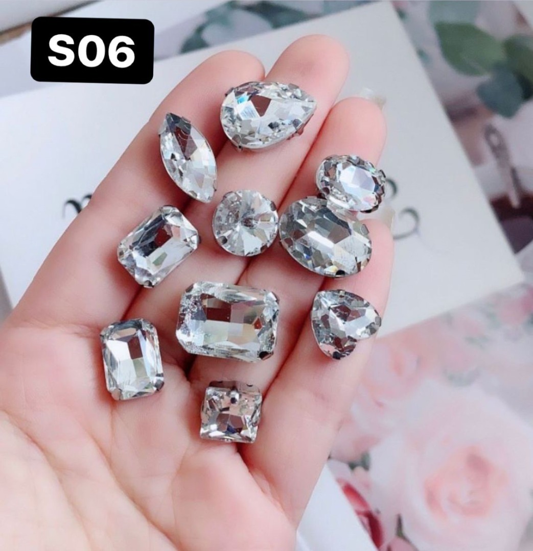 Jewel Sparkle DIY Crocs Jibbitz (H0252), Men's Fashion, Footwear, Shoe