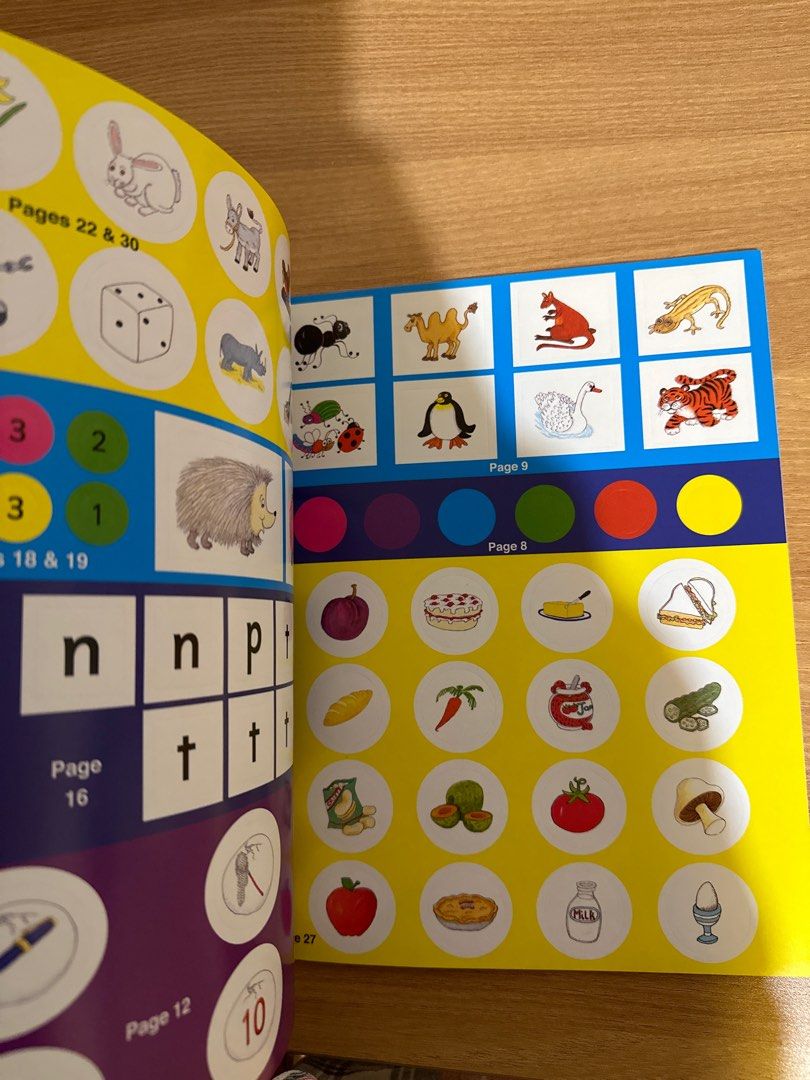 Jolly Phonics Activity Book 1 & 2, 興趣及遊戲, 書本 & 文具, 小朋友書 Carousell