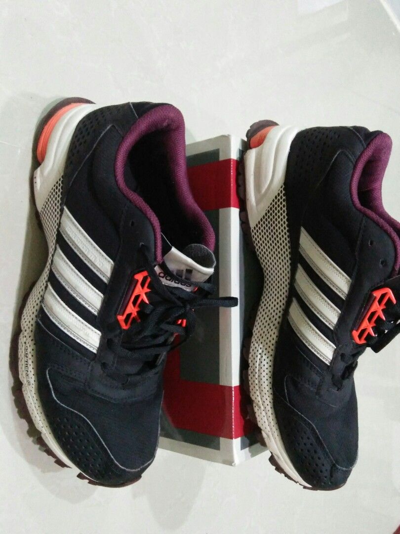 Kasut sport hotsell adidas