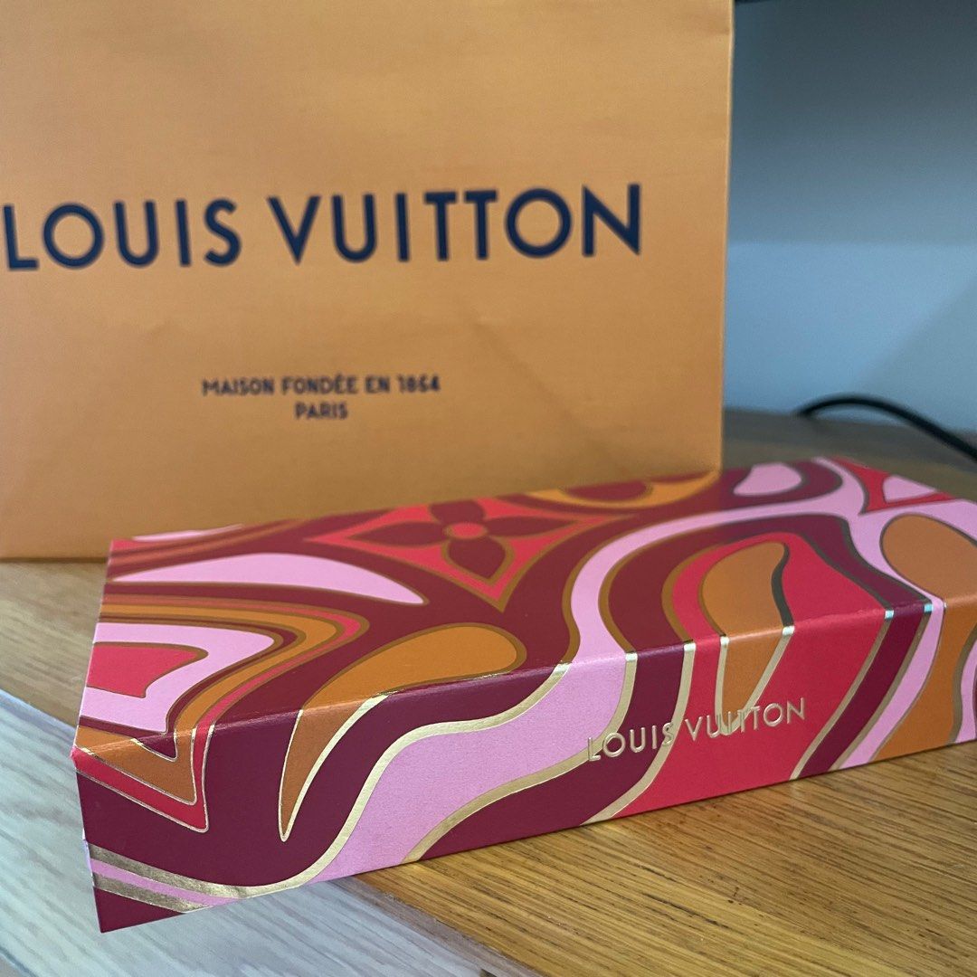 LOUIS VUITTON  Louis Vuitton Fashion HOLIDAY SEASON THE GOOSE IS COMING  TO TOWN