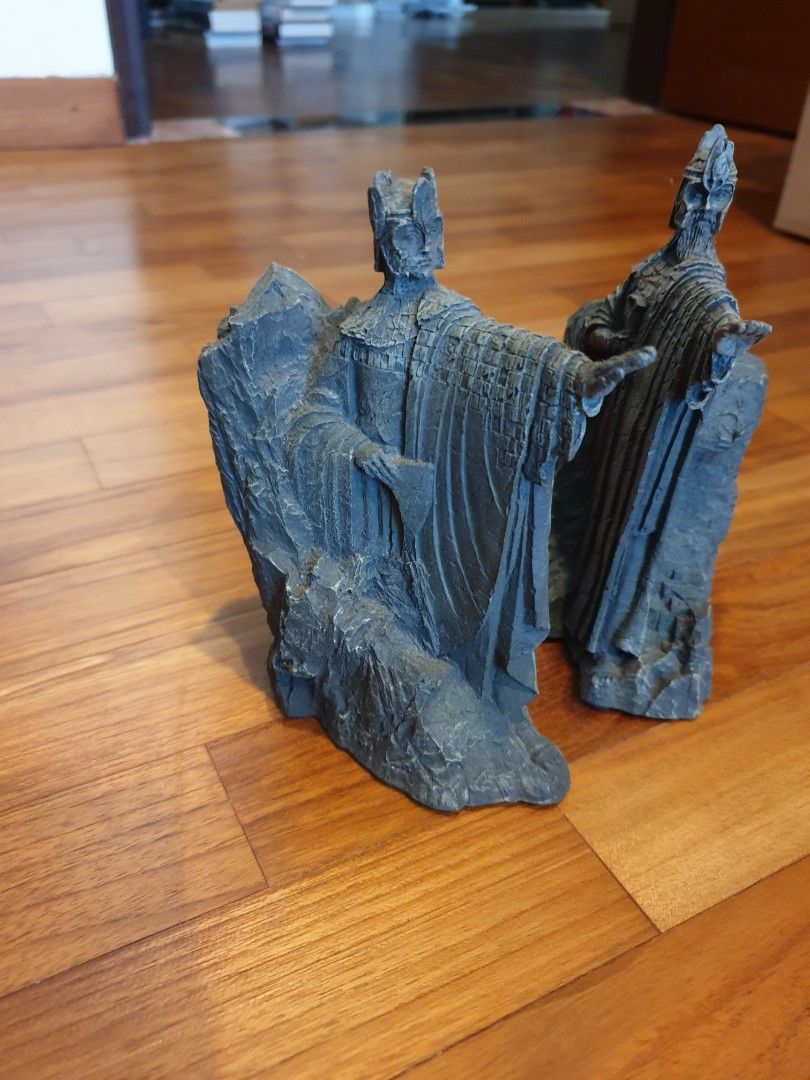 Lord of the Rings The Argonath statues, Hobbies & Toys, Memorabilia