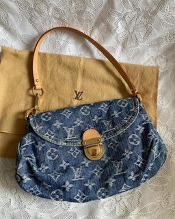 Used Louis Vuitton Crossbody Purse - 553 For Sale on 1stDibs  gently used  louis vuitton crossbody, used crossbody louis vuitton, used lv purse
