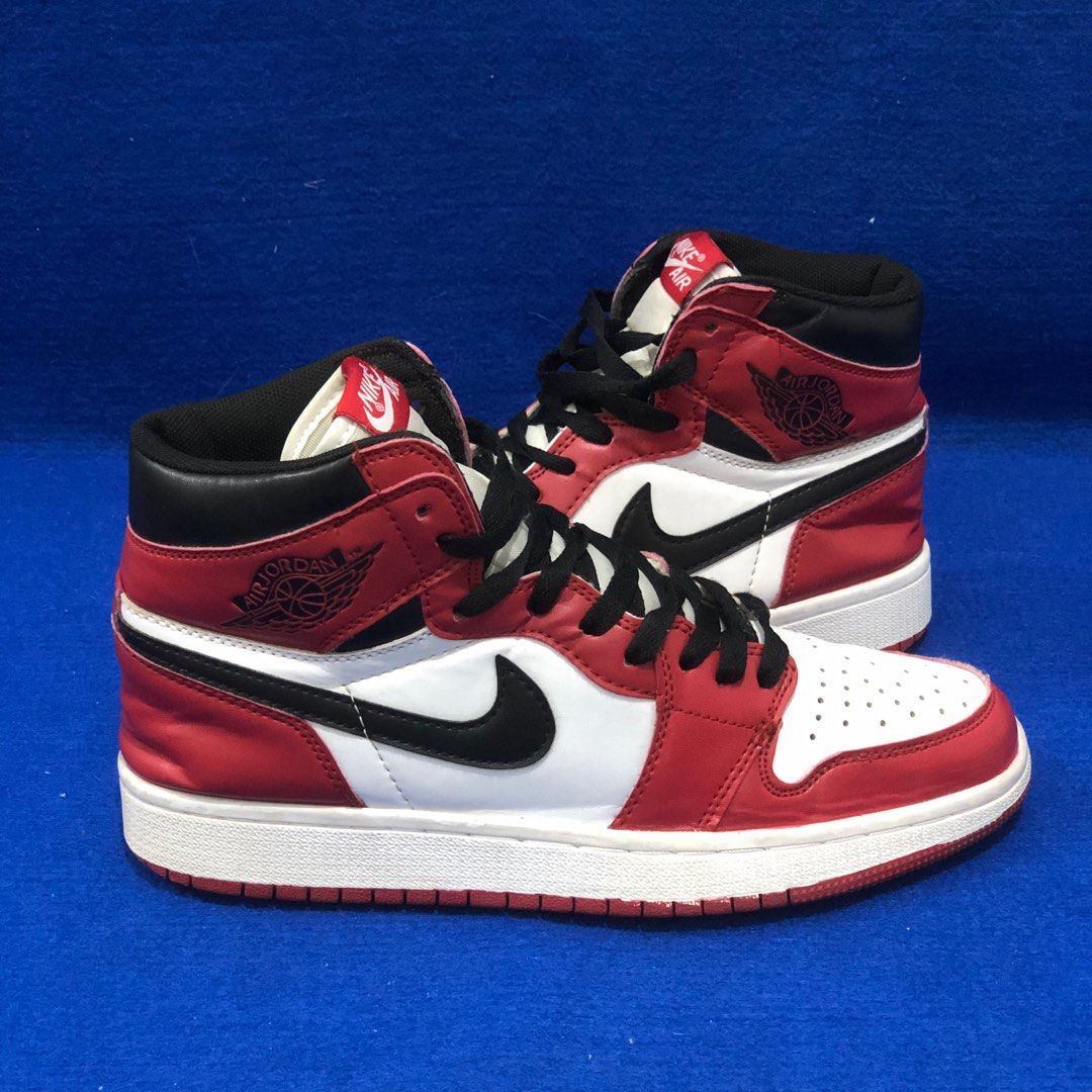 air jordan retro 1 mid chicago black toe