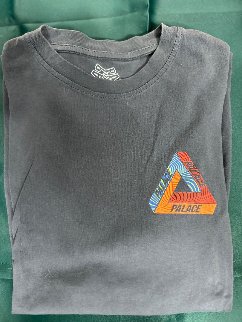 Palace Tee （分類：T-shirt、恤衫、有領衫）位於 Hong Kong。 由 tszhingenesis 提交（商品編號 1210411221，圖片 1）。簡介： 。