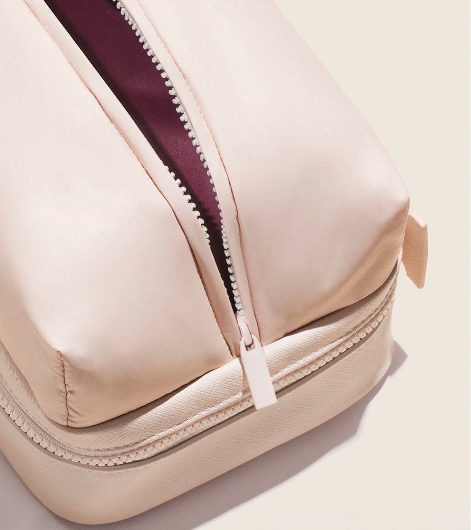 Rare Beauty Puffy Toiletry Bag - Women's handbags