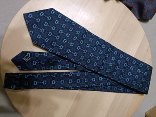 pre-owned gucci necktie