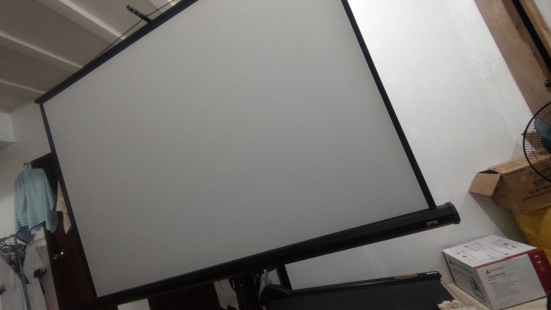 Projector White Screen, TV & Home Appliances, TV & Entertainment, Projectors on Carousell