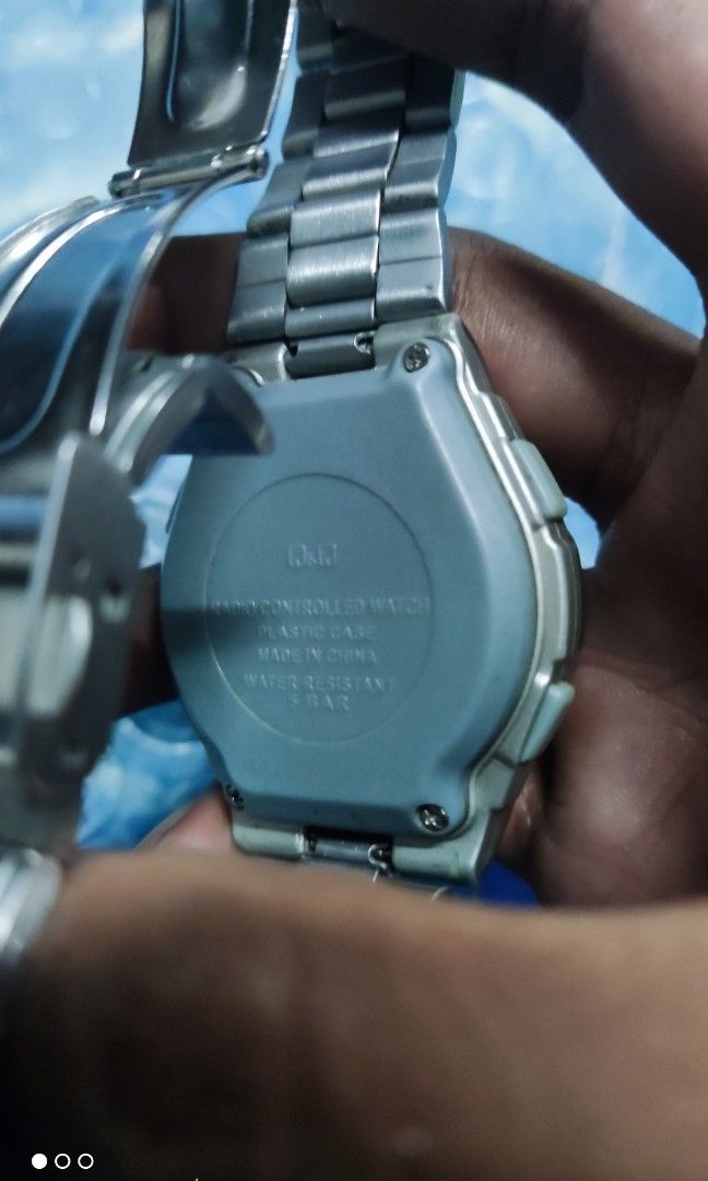 Q&q radio controlled watch 2025