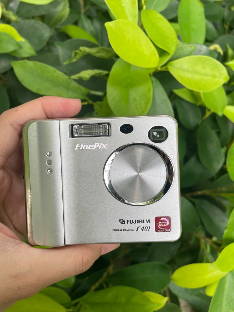 Fujifilm FinePix F401 デジタルカメラ メモリーカード付き カメラ 