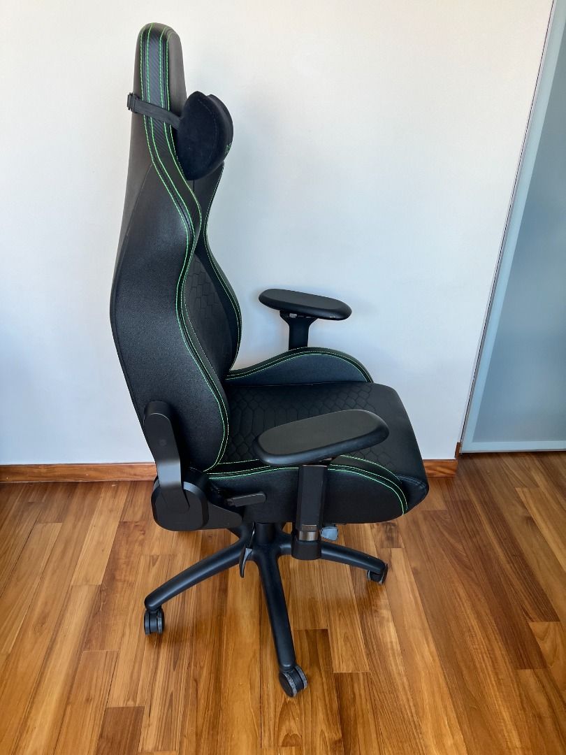 RAZER Razer Iskur - Black / Green Gaming Chair with Built-in Lumbar ...