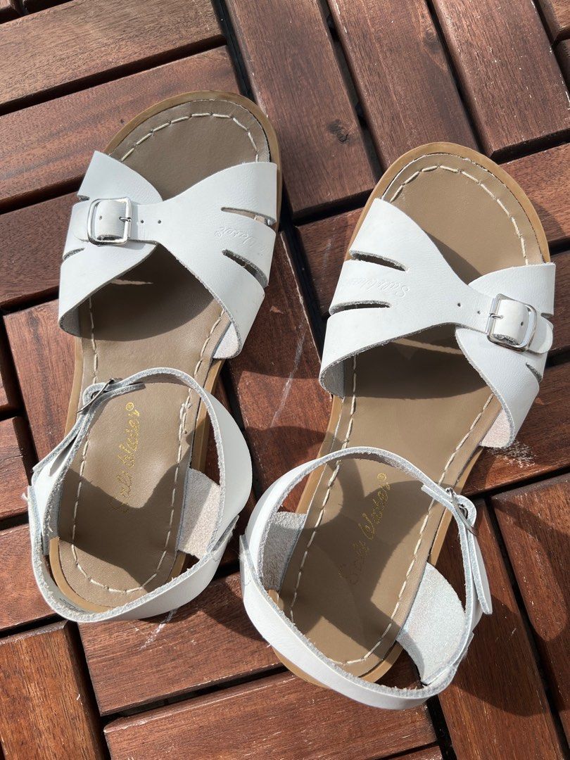 Salt Water Sandals Size 5 adult