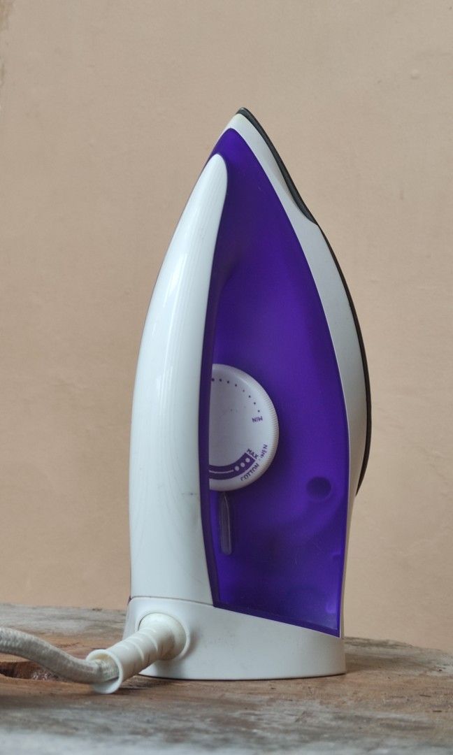 Setrika Listrik Philips Diva Dry Iron GC 122 37 350W Ungu