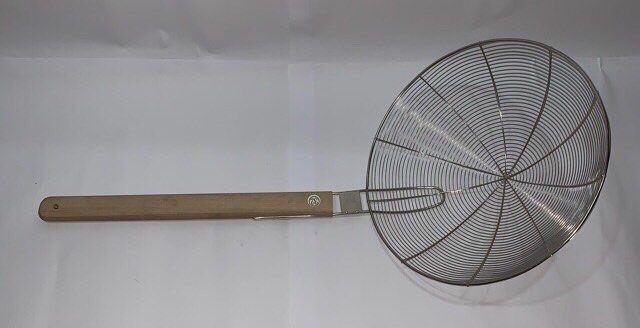 Strainer medium 30” (Category: Other Kitchenware & Tableware) located in Quezon City. Submitted by tinypeep.ph (Listing ID 1210259536, Image 1). Description: 10/10 rate sobrang bago pa po nagclose kasi nag store kaya binebenta na po.