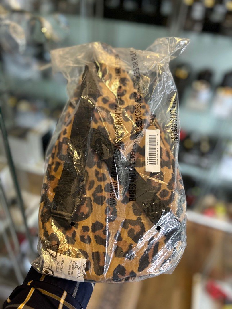Supreme FW20 Slimg Bag Leapord (New), Women's Fashion, Bags & Wallets, Shoulder Bags on Carousell