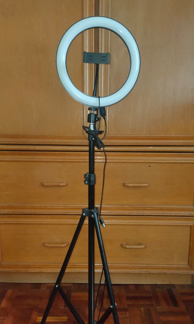 Tiktok tripod hotsell